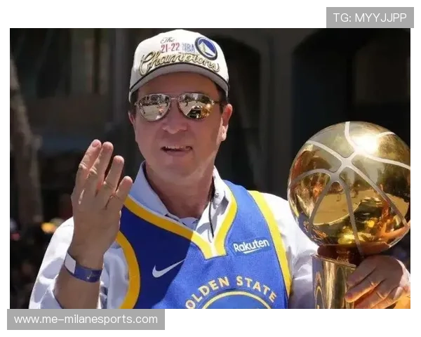 足球球星转行踢橄榄球成传奇人物挑战极限突破自我跨界成功故事